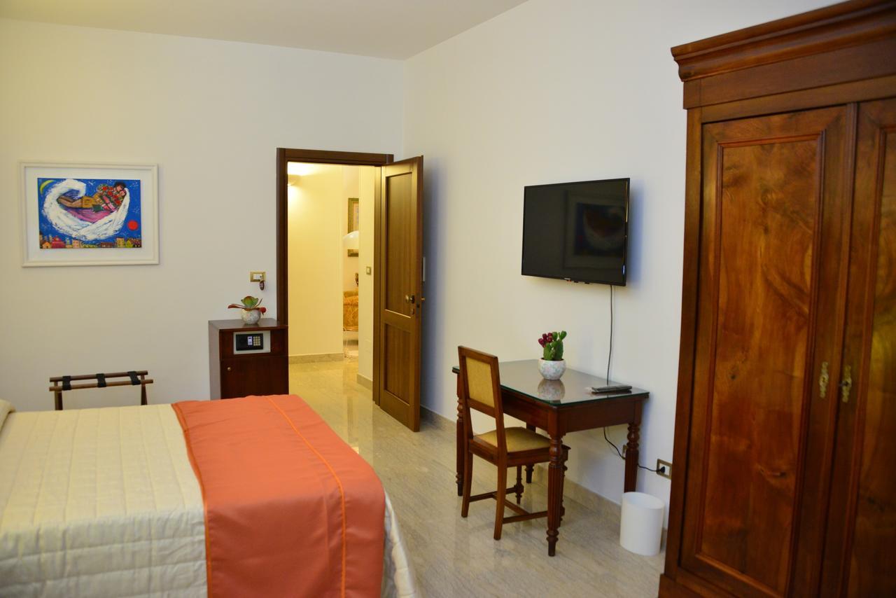 Hotel Villa Leuzzi Salice Salentino Exterior photo