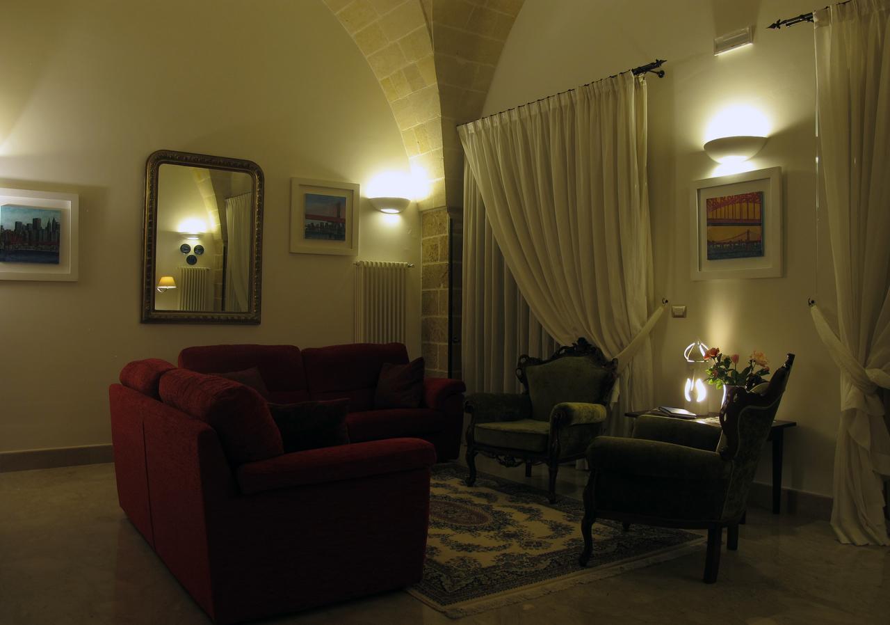 Hotel Villa Leuzzi Salice Salentino Exterior photo
